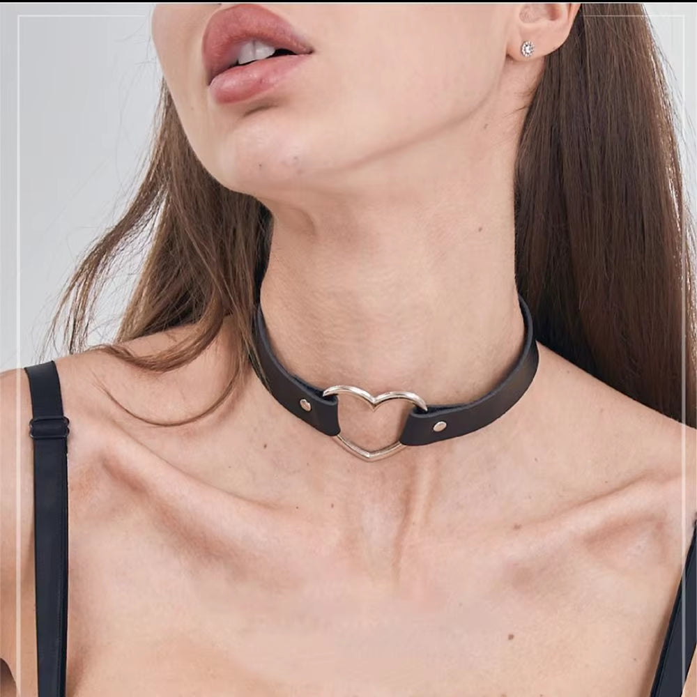 Women Punk Leather Sexy Collar Necklaces round Trendy Neck Heart Harajuku Choker Gothic Bondage Women Neck Accessories